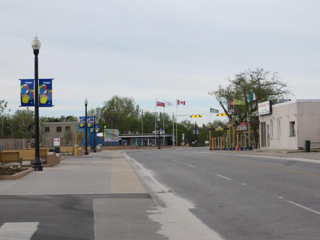 Villa Nova Motel Wasaga Beach Exteriör bild